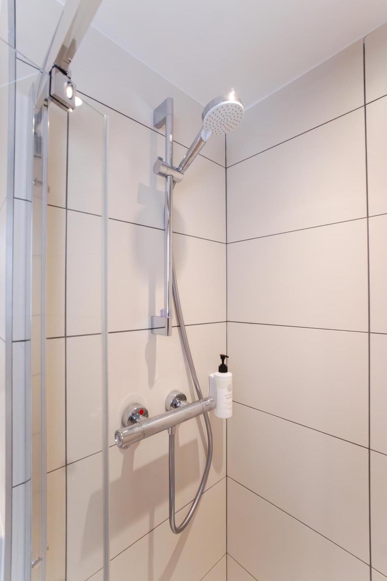 Easyhotel Marseille Euromed מראה חיצוני תמונה