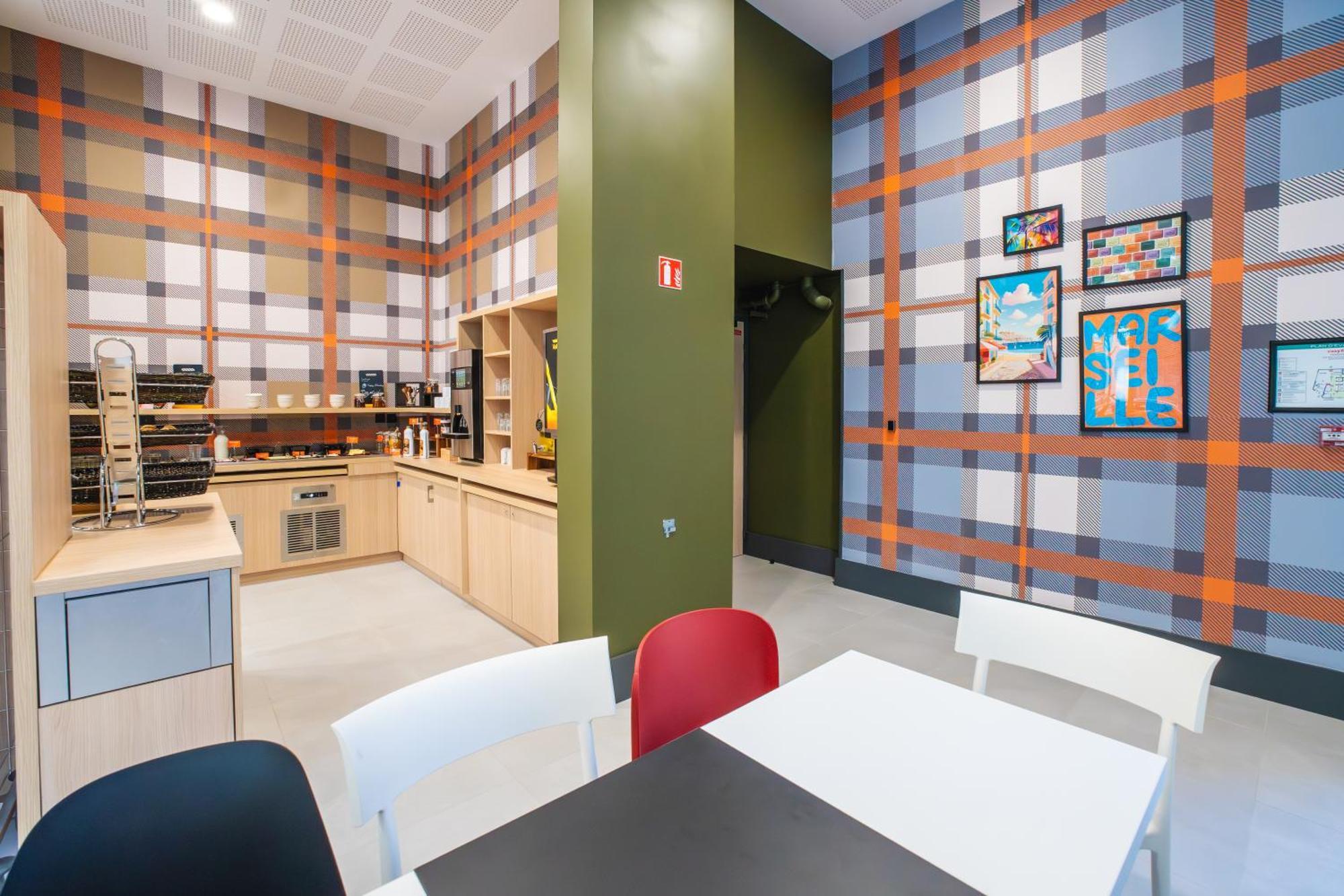 Easyhotel Marseille Euromed מראה חיצוני תמונה