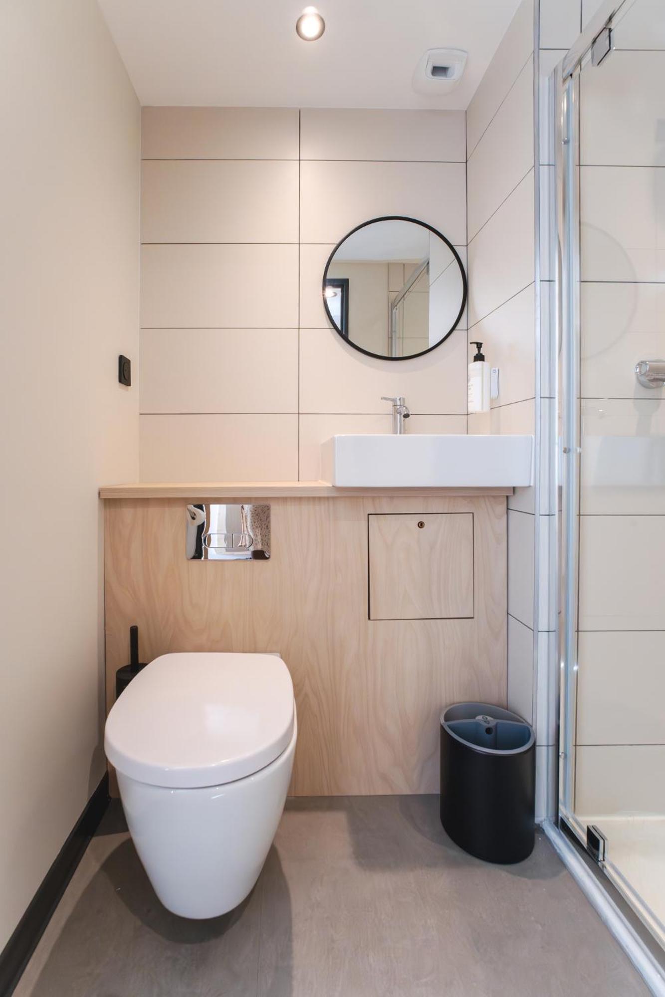 Easyhotel Marseille Euromed מראה חיצוני תמונה