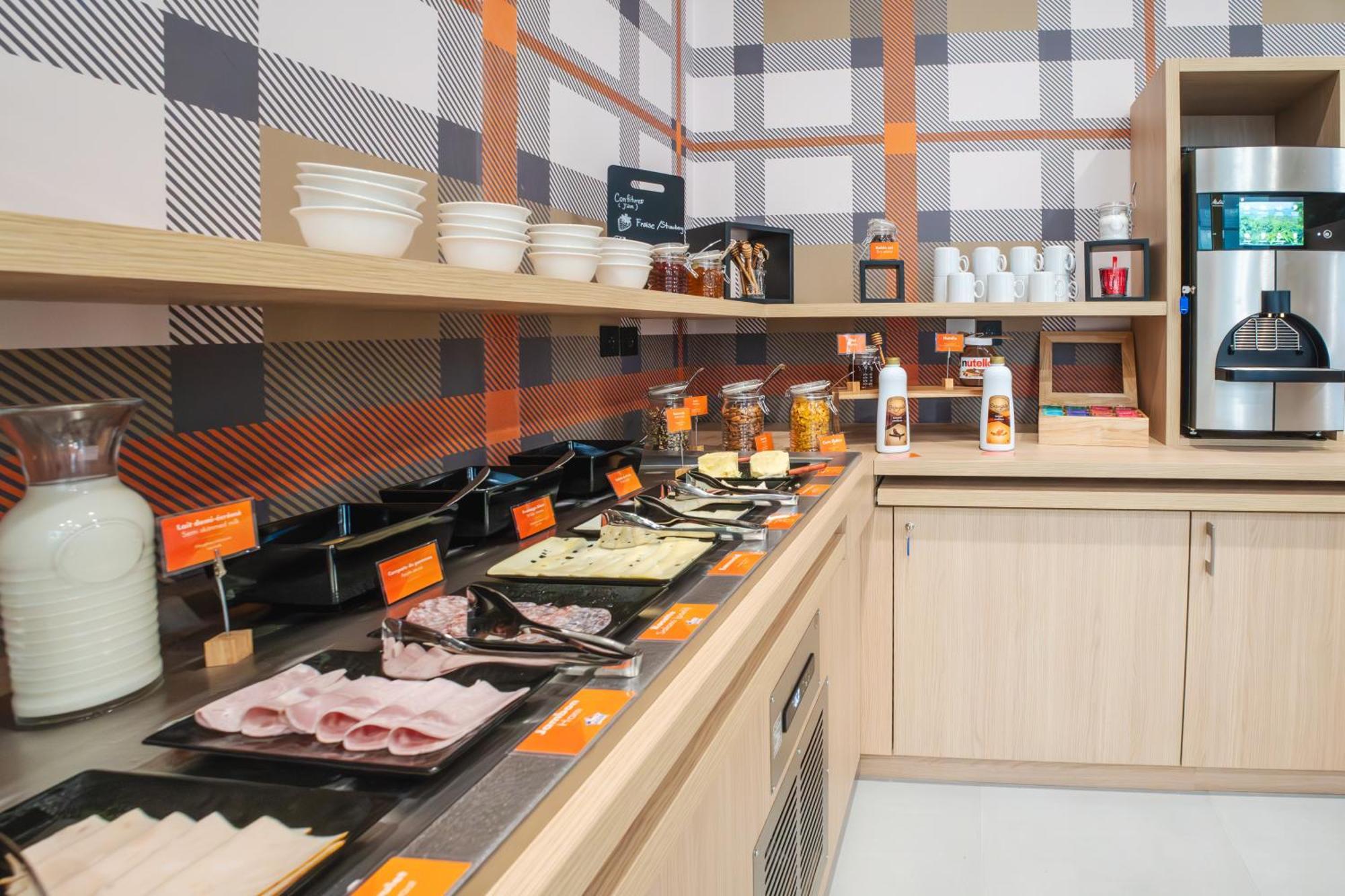 Easyhotel Marseille Euromed מראה חיצוני תמונה