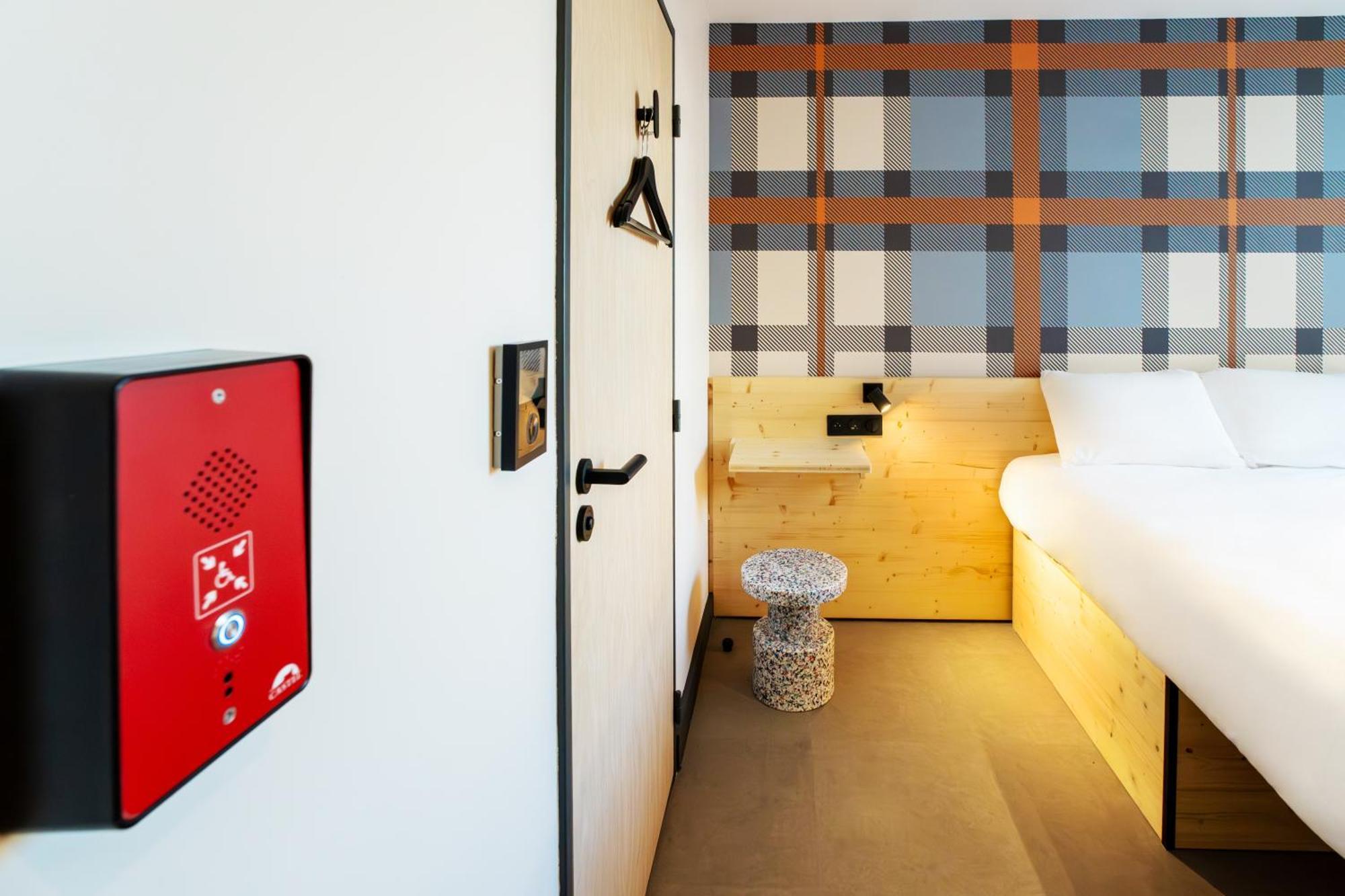 Easyhotel Marseille Euromed מראה חיצוני תמונה